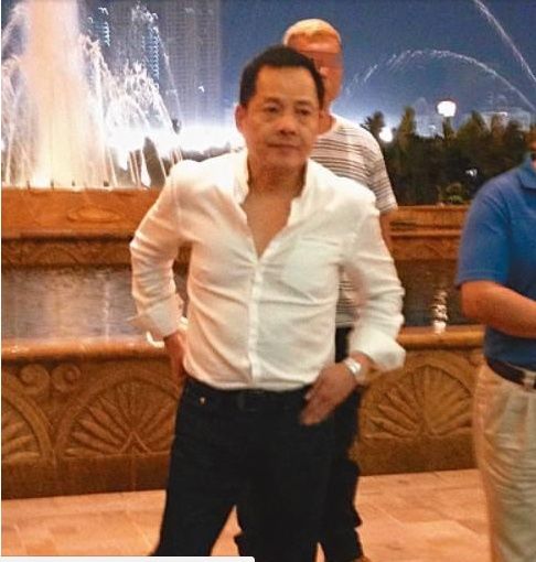 王祖贤遭黑社会骚扰,成龙挺身而出,崩牙驹威胁要砍手!