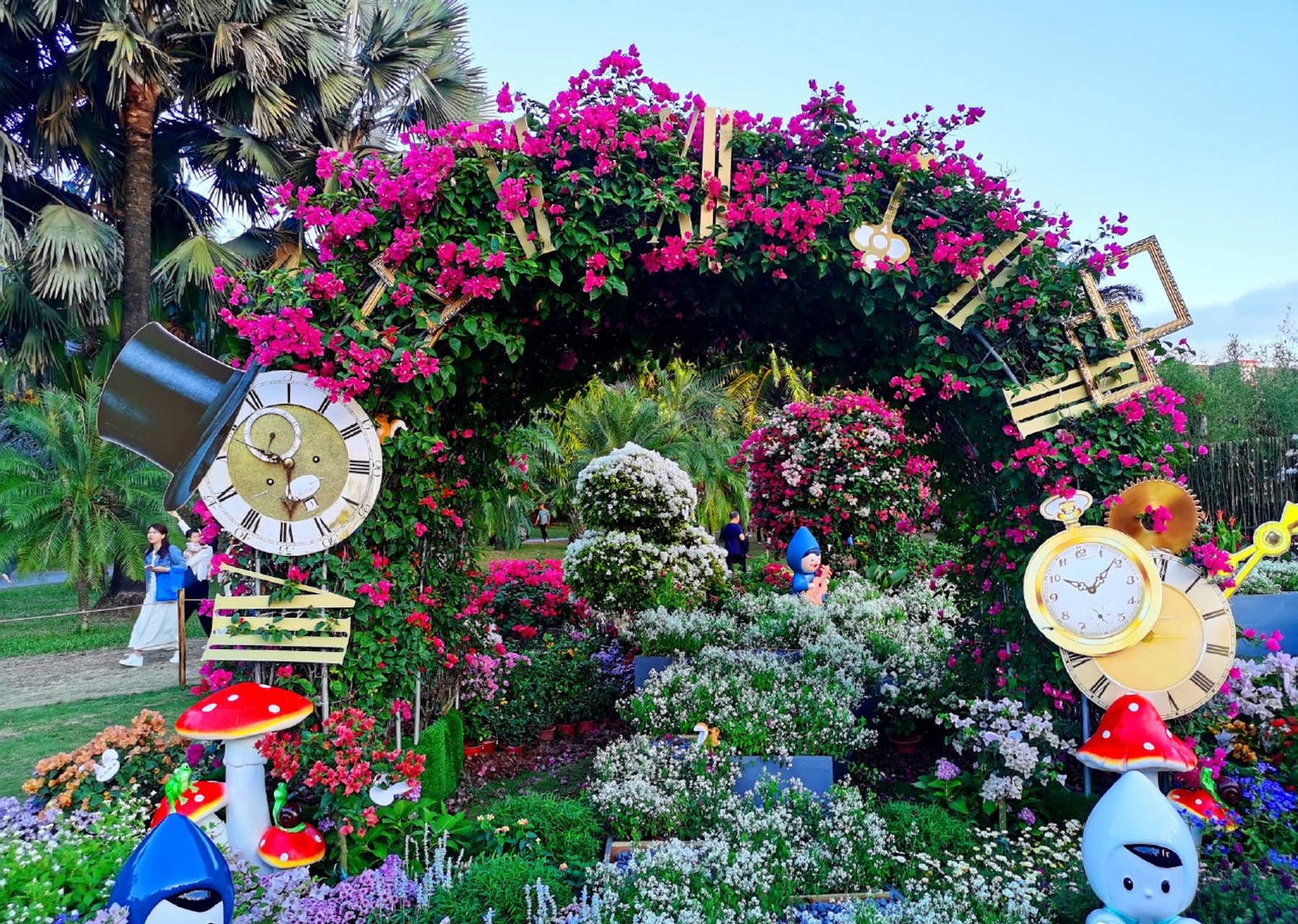 观看了第25届簕杜鹃花展,各种花的造型还是美轮美奂,给人美的享受哈.