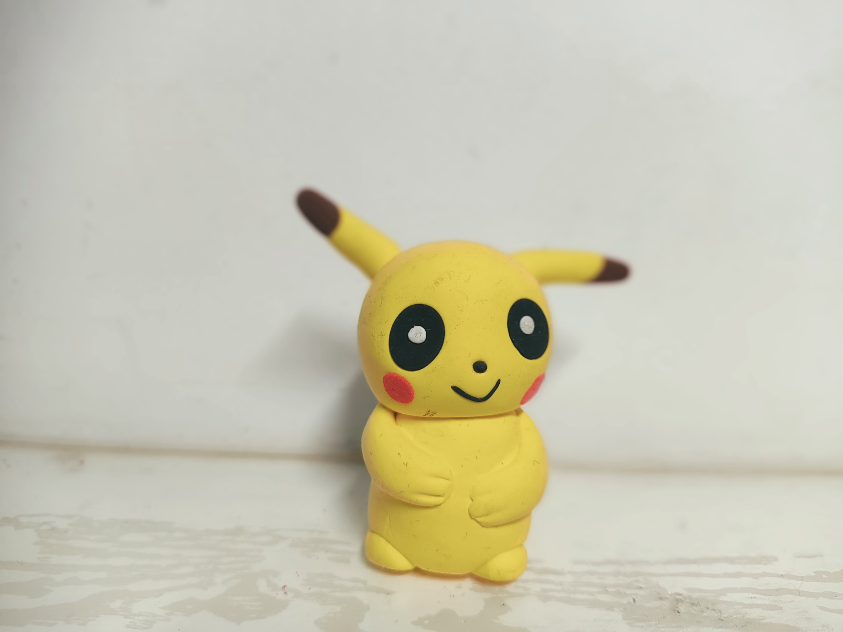 肝了一个晚上的粘土皮卡丘,,怎么看怎么不像,,太难了[笑哭]