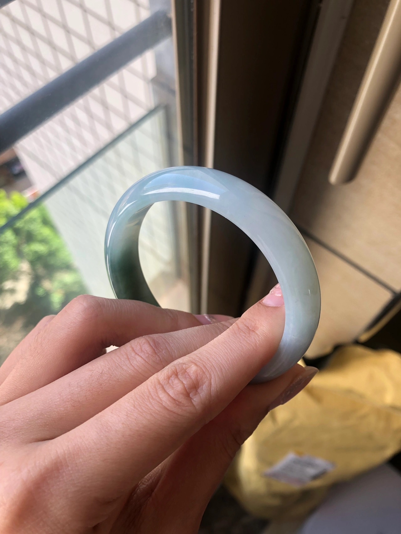 半山水飘花翡翠手镯