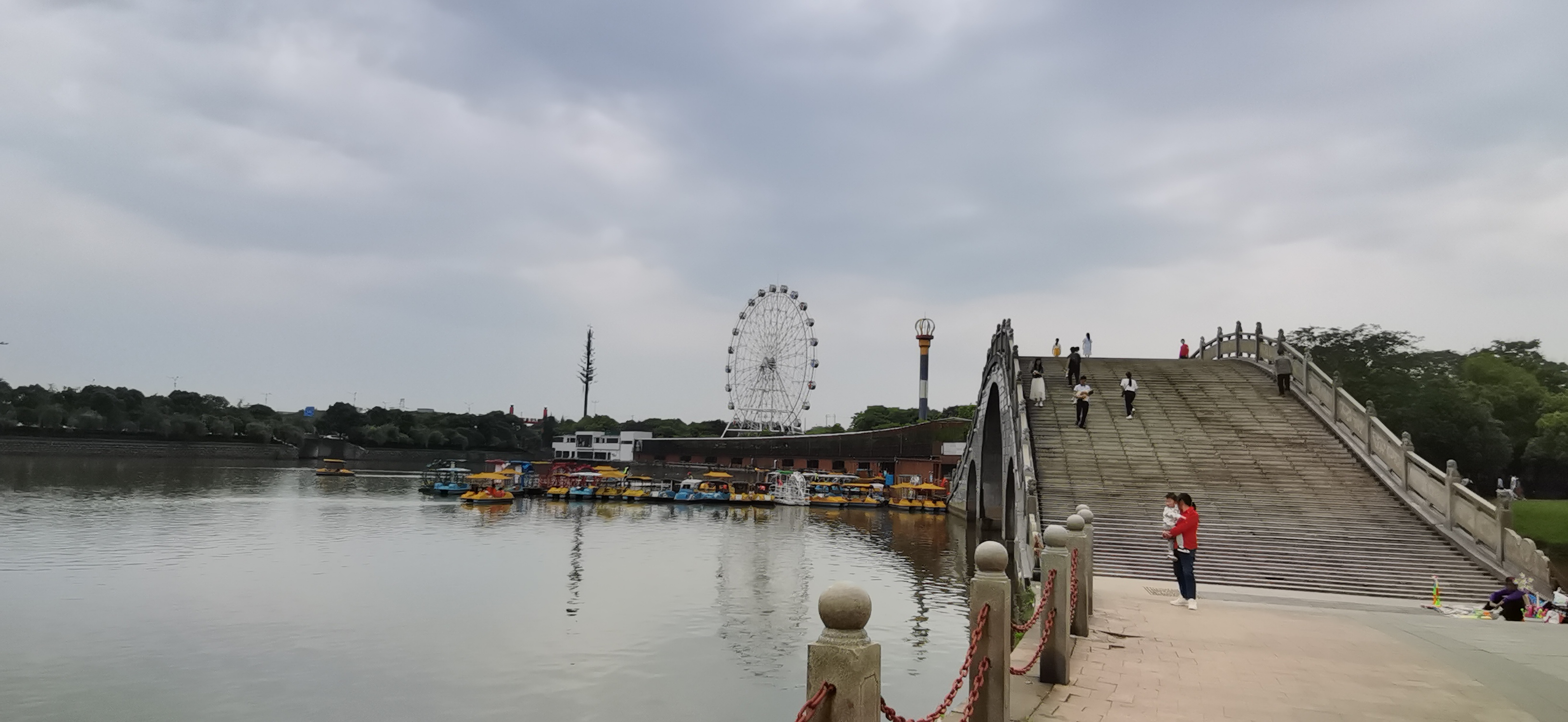 美丽的丰水湖
