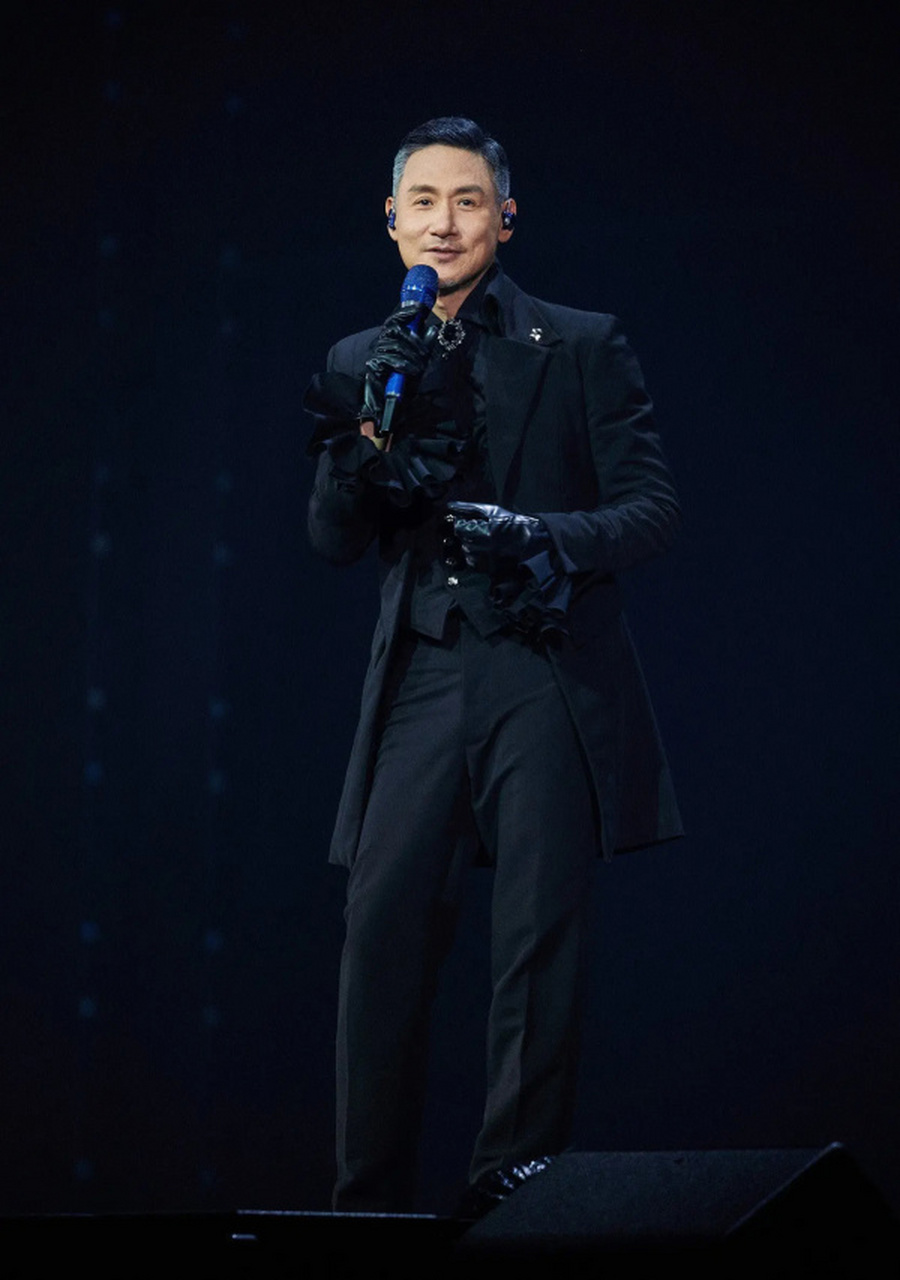 62岁的张学友今年6月开始开始"张学友60 巡回演唱会",近日巡演马来西