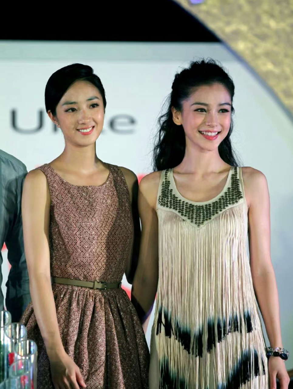 angelababy全球热恋的新闻生图,好嫩呀,颜值一直都在线的!