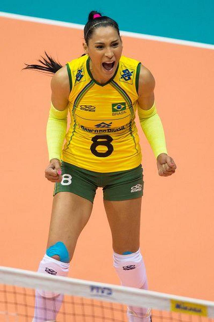 前巴西女排运动员杰奎琳·卡瓦霍(jaqueline carvalho).