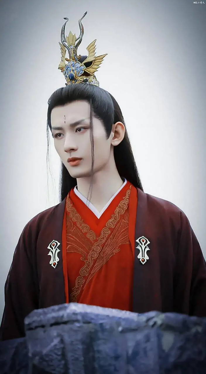 古装男神颜值天花板——成毅的颜值是那种"眉型有条理,宛如若有神".