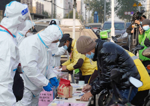 一人引爆一座城!上海疫情形式到了关键期,南京毛老太终自食恶果