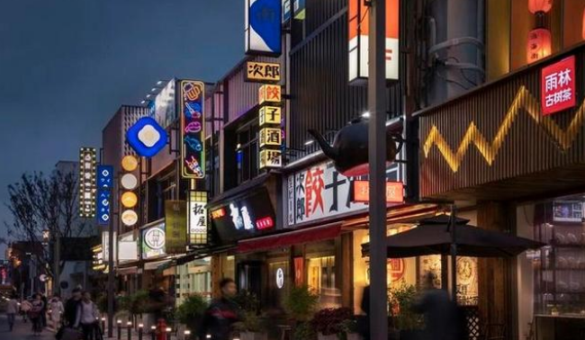 苏州26年前就是网红街,升级改造后更火了,漂亮姑娘排队打卡