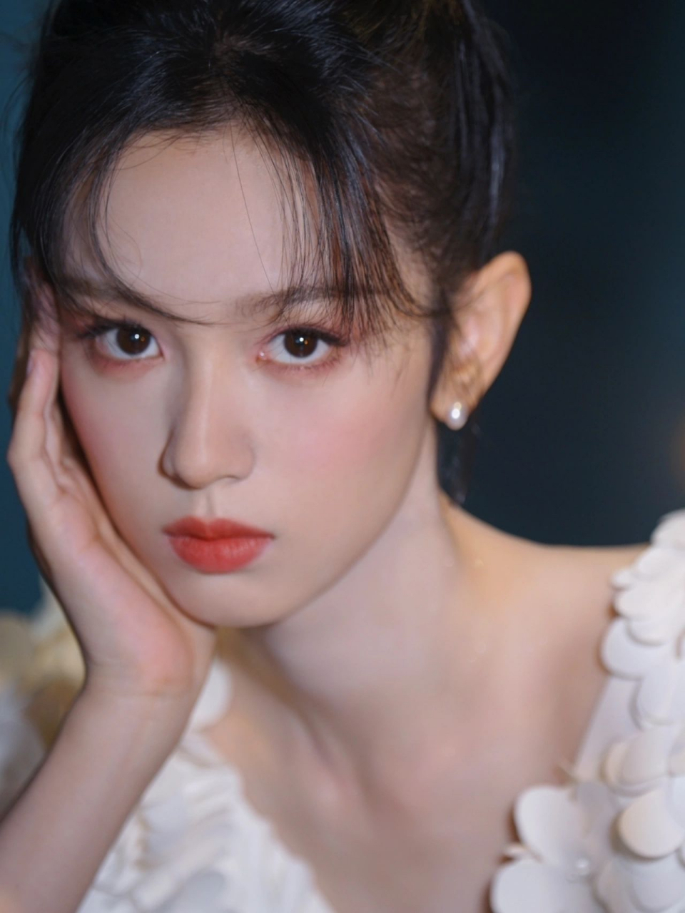 宝藏女孩周也,好清纯的脸