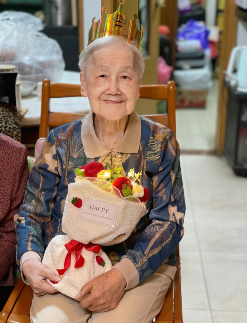 外婆今天100岁了,点个赞沾沾寿气吧!