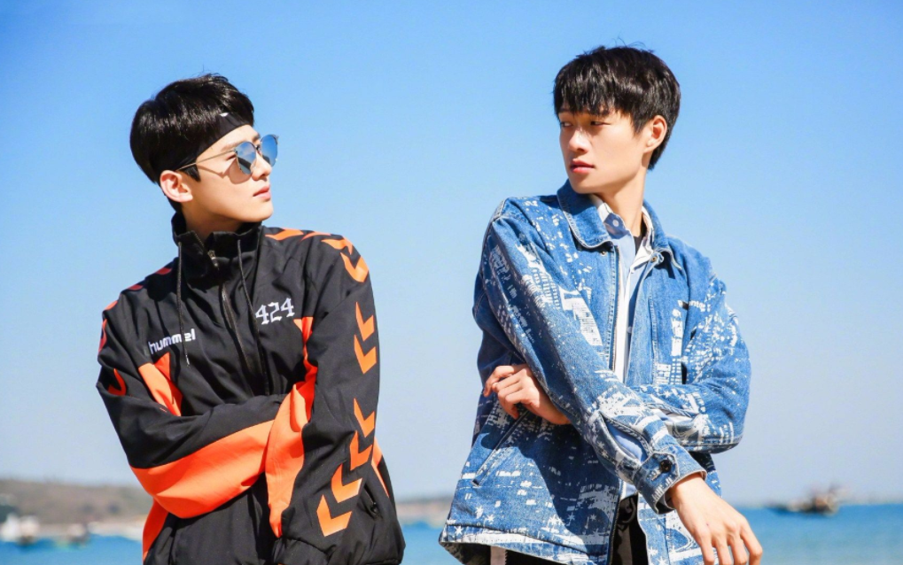 "山花cp"顶峰相见!白敬亭魏大勋合体录综艺,魏大勋衣服成亮点