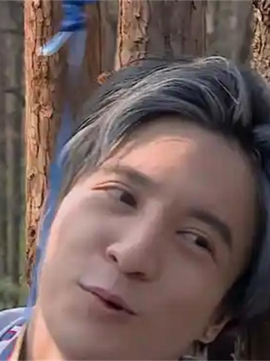 苦难里面出文豪,薛之谦张艺兴频频被灭,直接开始在牢房即兴作诗