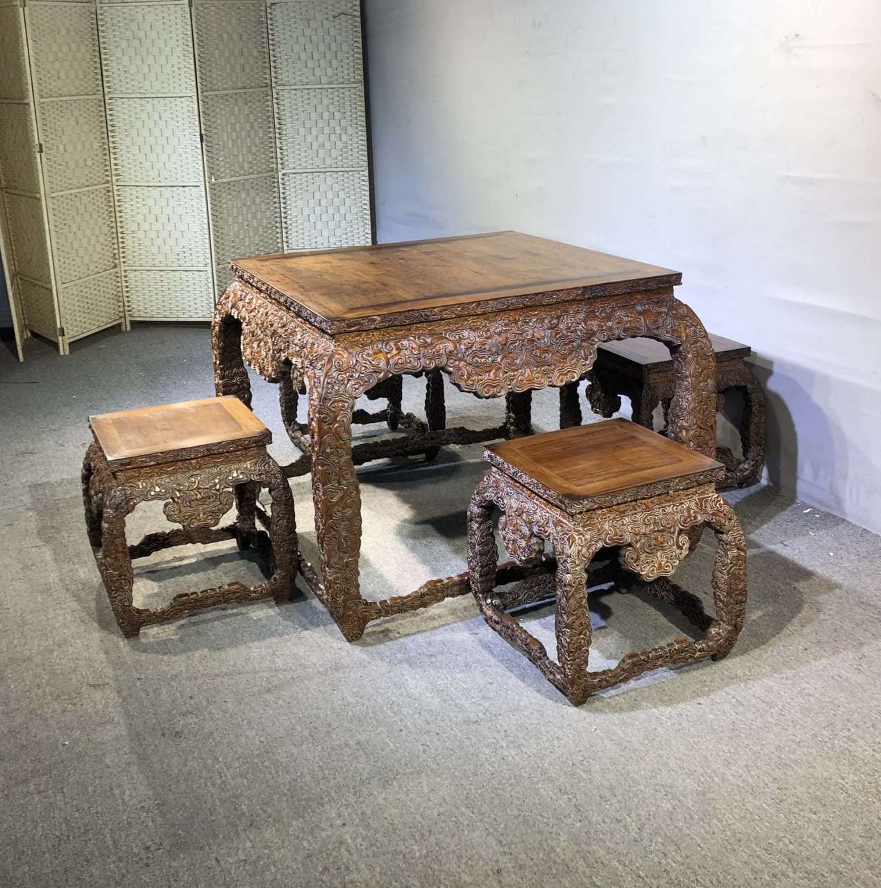 精品旧藏大叶黄花梨八仙桌五件套,榫卯结构 选料精良 做工考究 极品