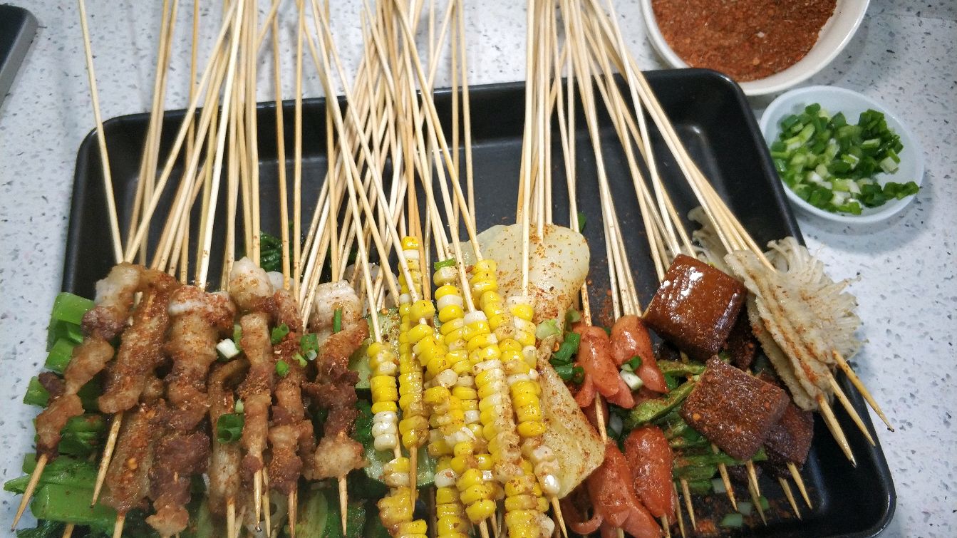 想吃油炸串串自己在家做，私房秘制蘸料都告诉你