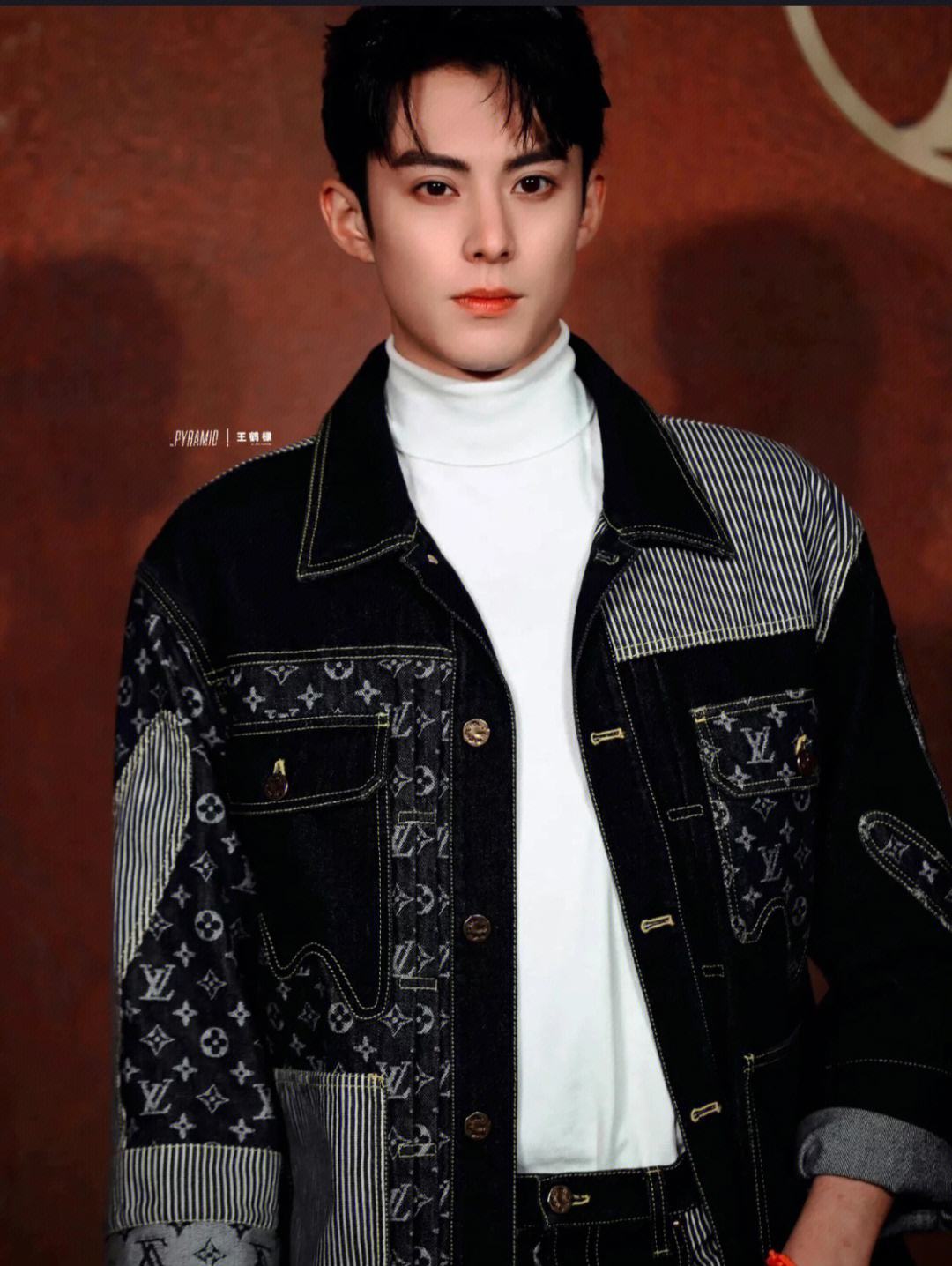 王鹤棣片场骂人事件纯属谣传,多方为其站台,证明人品