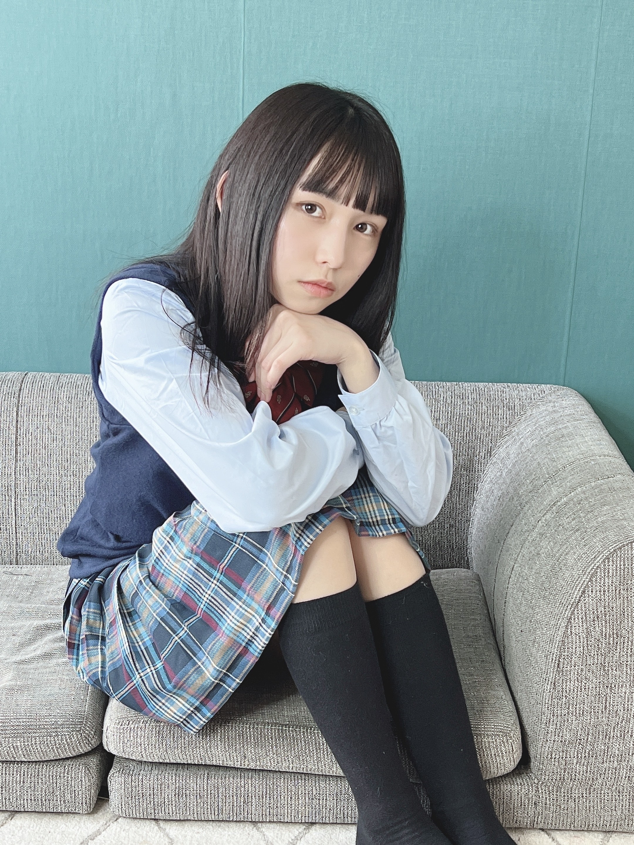 与早川真由同名17岁女高中生晒图走红,网友:她的制服装很正宗