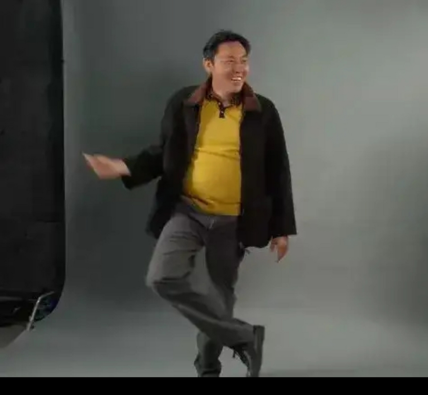 秦昊再现龚彪跳舞名场面#  5月9日,减肥20斤的秦昊,又秀了一段《漫长