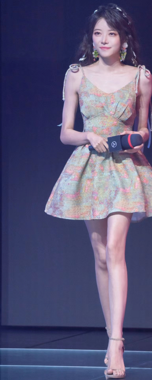 孙骆歆lpl最会整活儿的大长腿! !