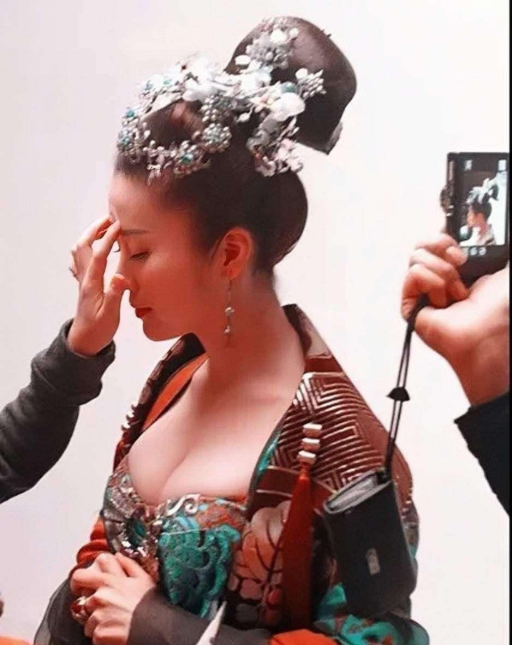 女演员,身材非常的哇塞,好身材性感女神,出演过雪山飞狐,武媚娘传奇