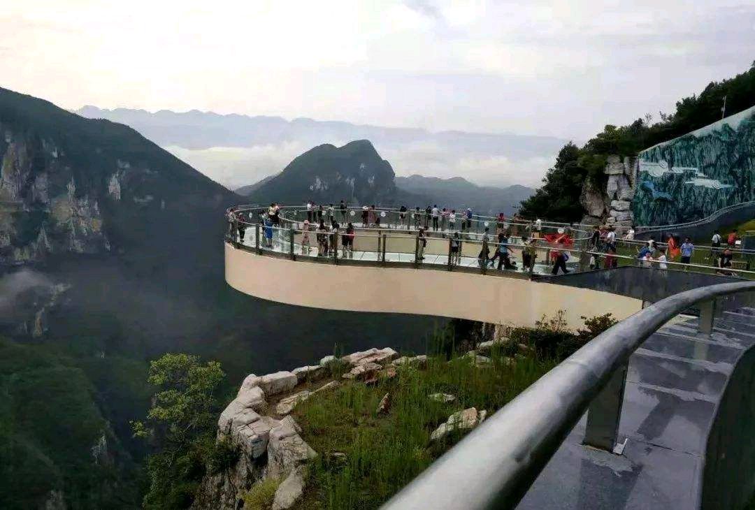 重庆的云阳龙缸景区以一个"坑"成为5a景区,这个"坑"中国第三