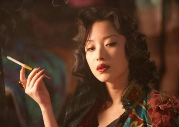 倪妮演绎的金陵十三钗与流金岁月:普通人的成长与自我价值的探索