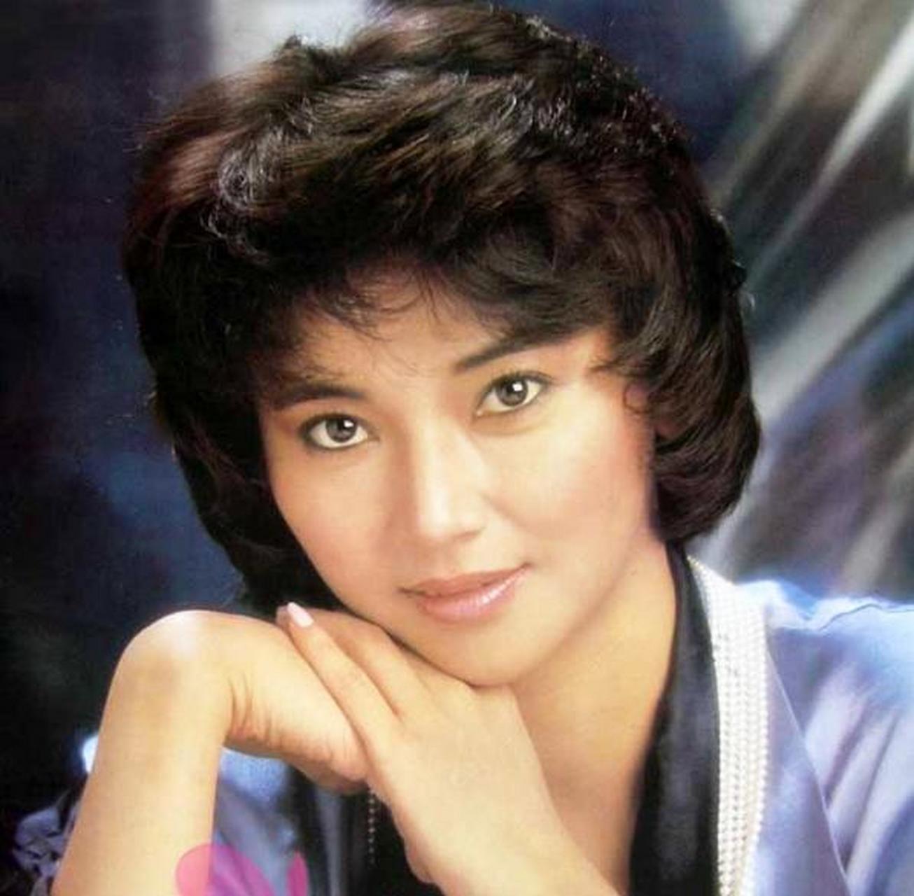 胡慧中,台湾著名女演员,歌手和节目主持人,(一)