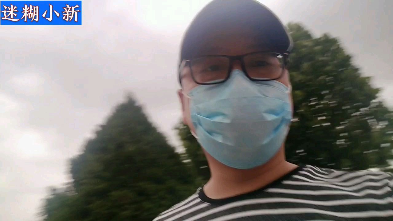 「偶遇风雨」瞬间乌云密布,加快脚步,小伙却说雨再大也要吃饭!