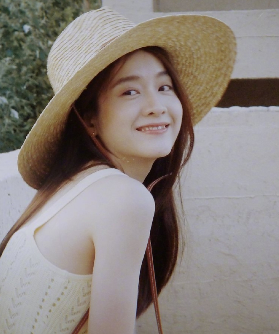 张雪迎晒自拍角度很可爱,元气少女的俏皮模样展现得特别好,她去旅行