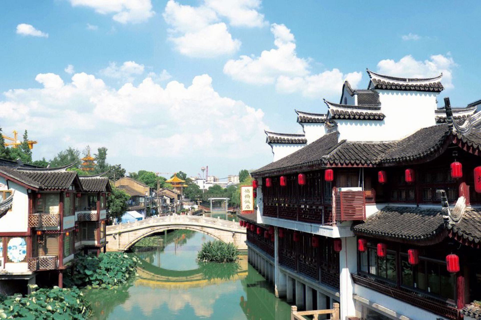 七宝古镇是离上海繁华闹市区最近的一个古镇,坐落在闵行区的漕宝路和