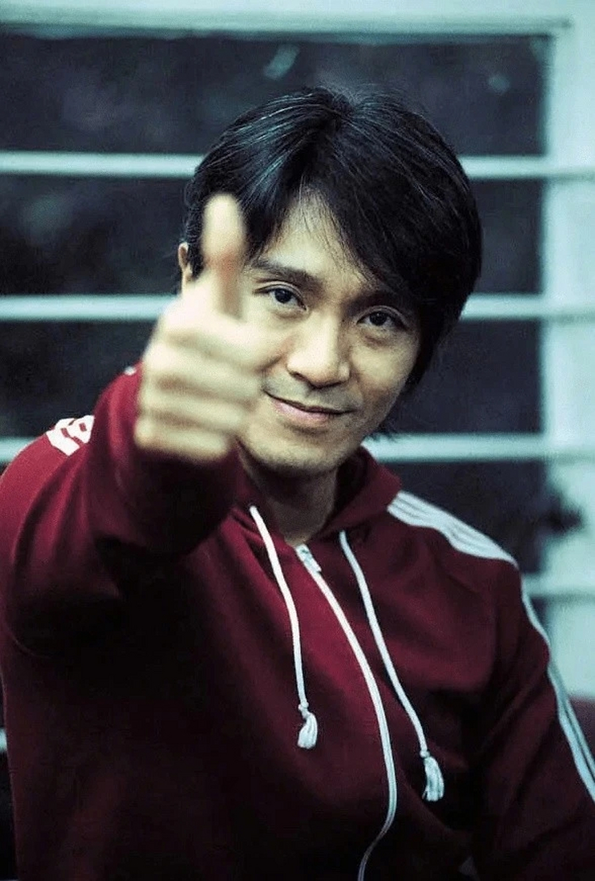 周星驰新作筹拍选角的消息一出,业内不少新人都在盯,更有不少年轻小花