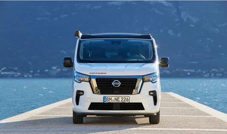 全新日产nv300露营车发布!2.0t动力能睡4人,外观帅气上班开不赖