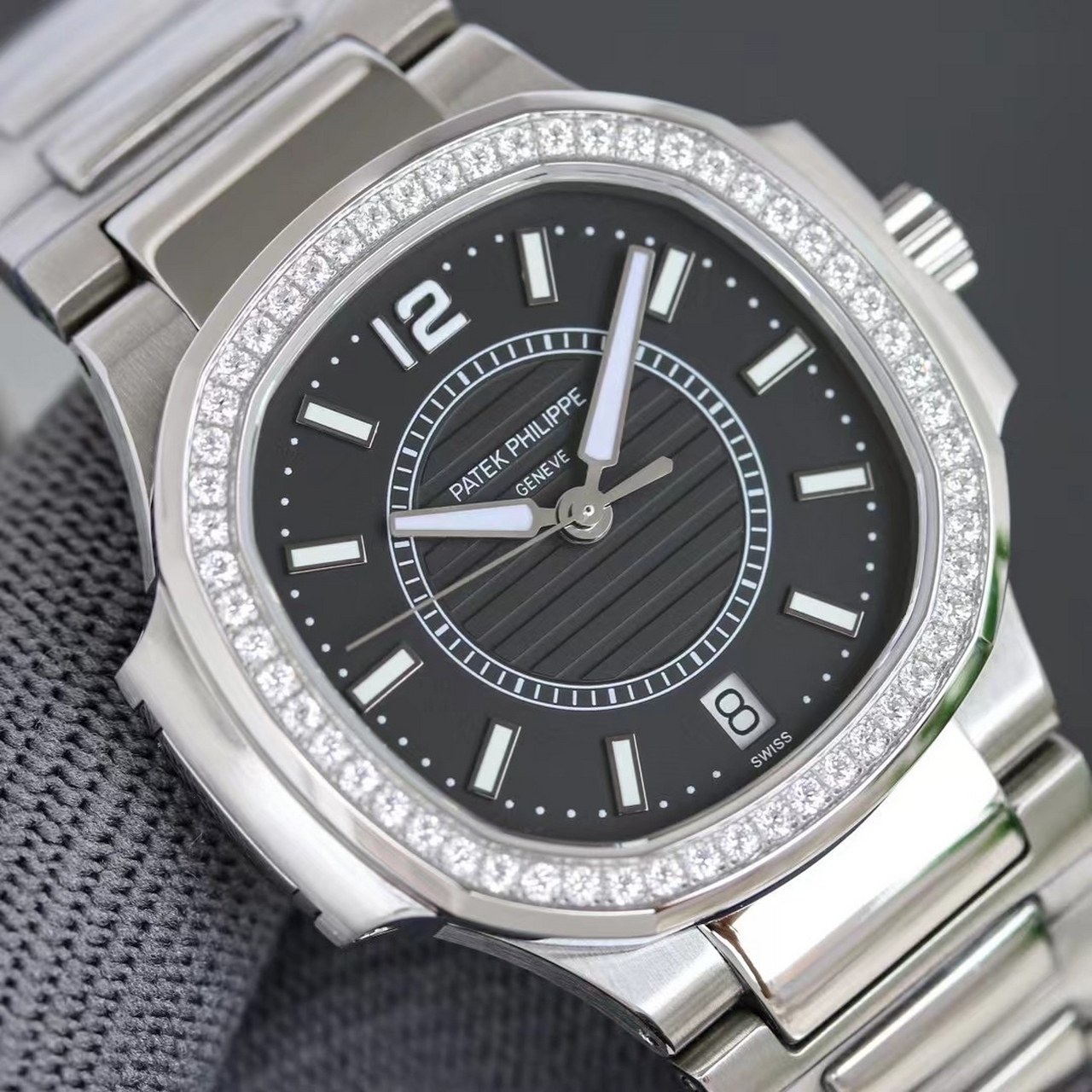 百达翡丽运动优雅鹦鹉螺女款腕表pp7008!细节: 16615搭配cal.