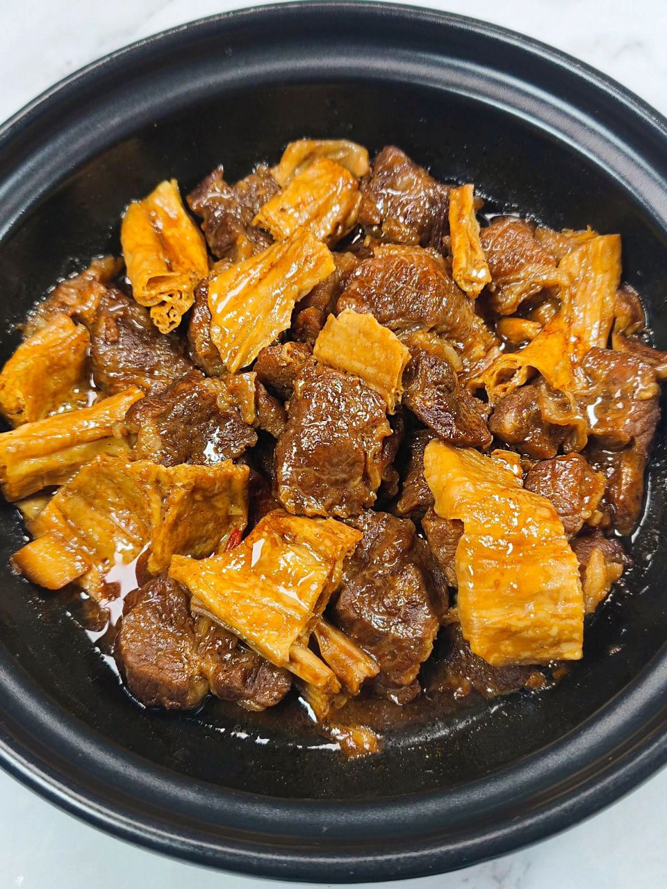 这道平平无奇的腐竹牛腩煲,我一周能吃好多次#夏日奇趣美食季