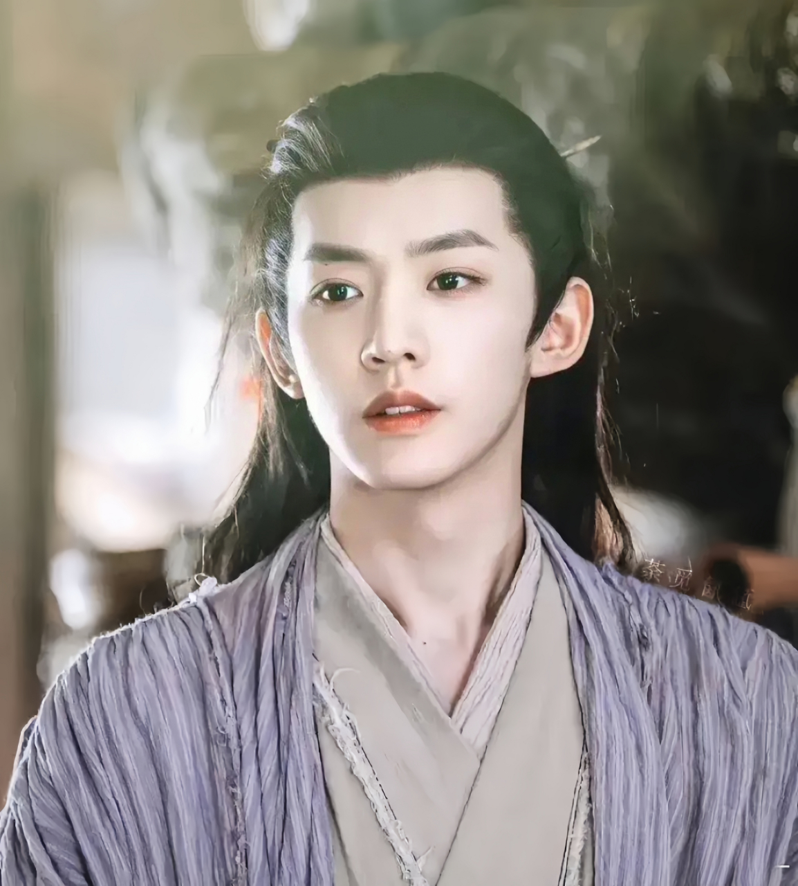 近日,演员邓为在个人微博上就随手扔烟头的行为公开道歉,他表示为自己