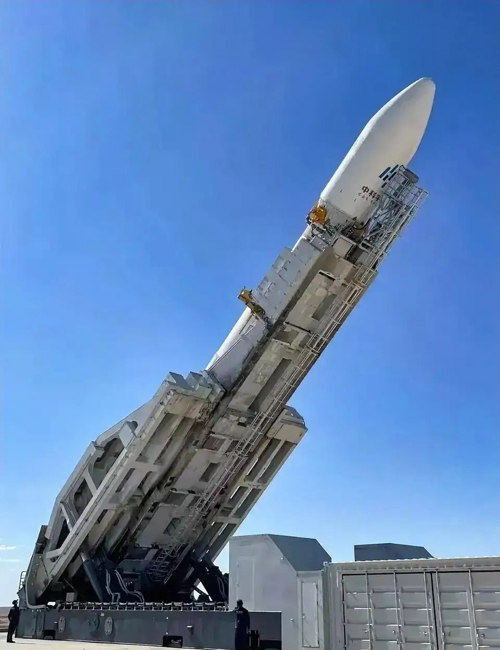 哇塞,这也太科幻了吧,一开始我还以为是科幻片截图