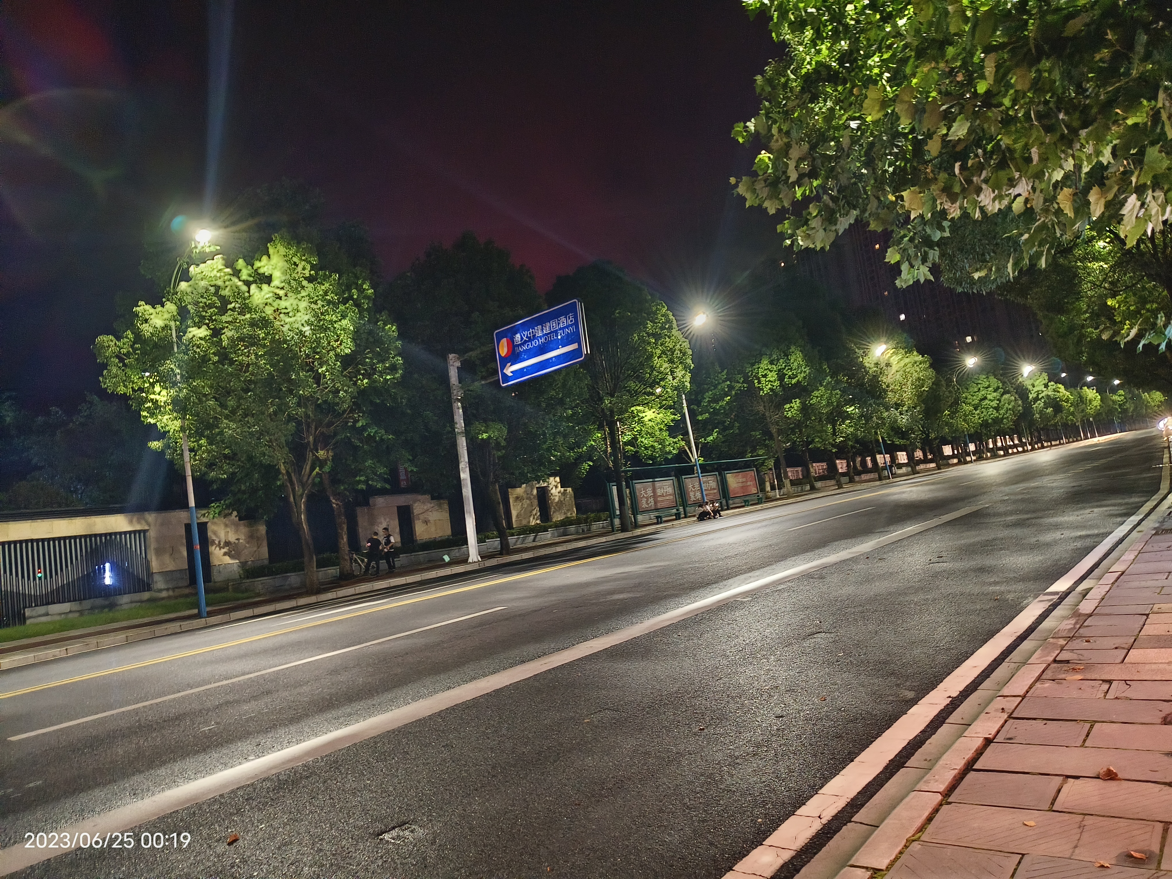 马路夜景图片真实图片