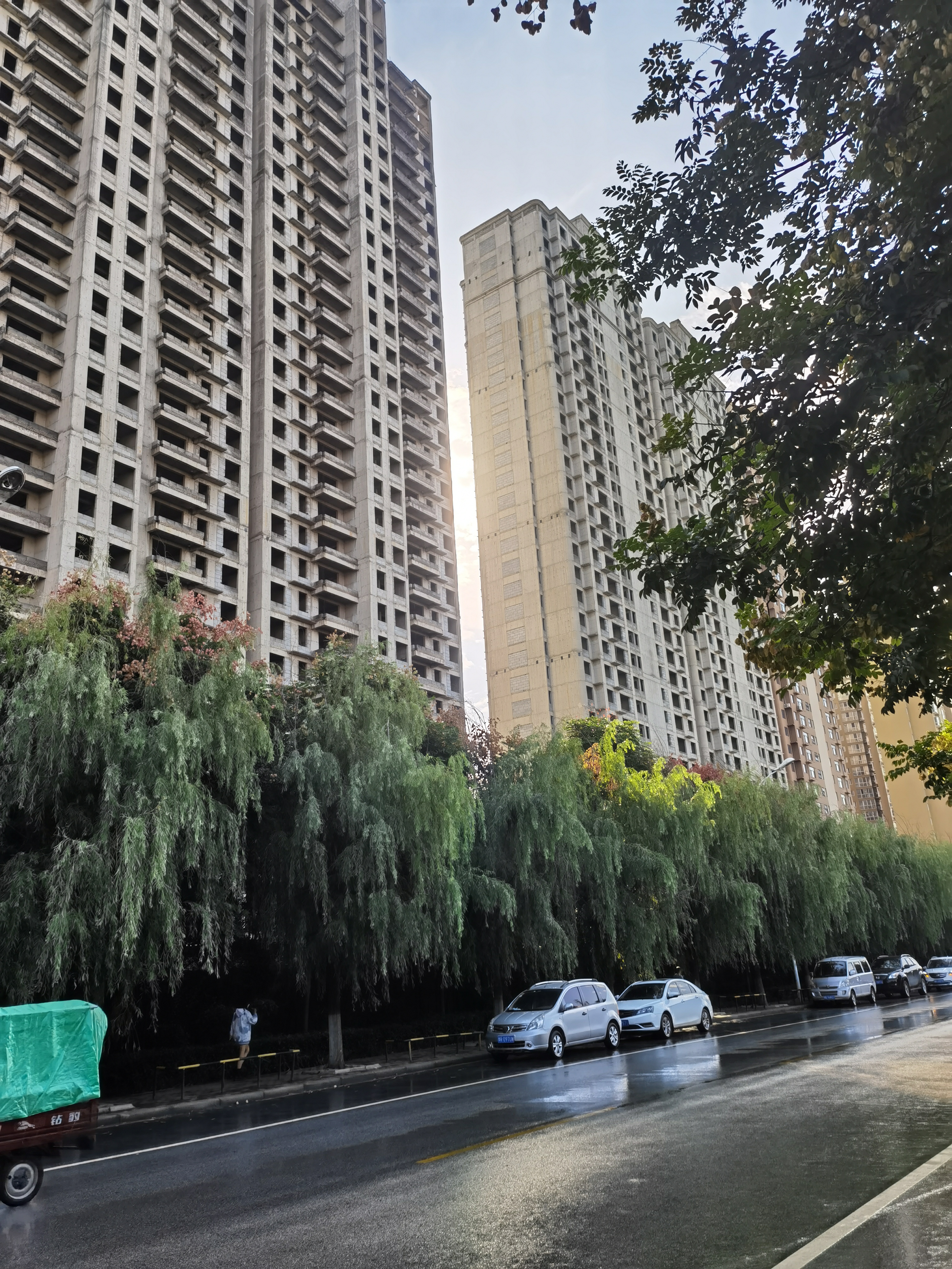 惊闻南阳第一烂尾楼复工