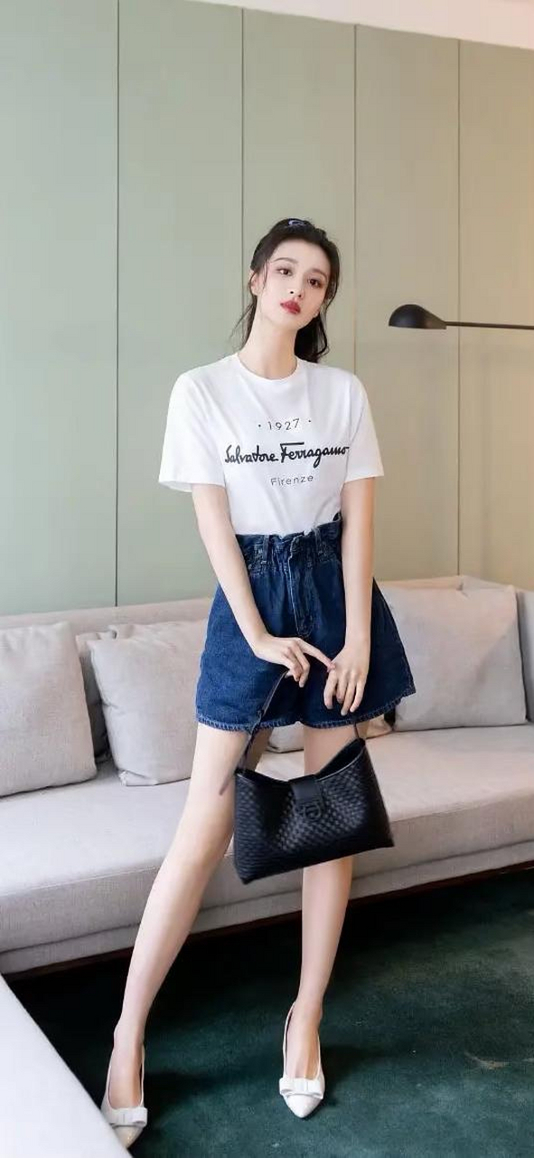 王楚然的美腿太性感了,每天看不厌.