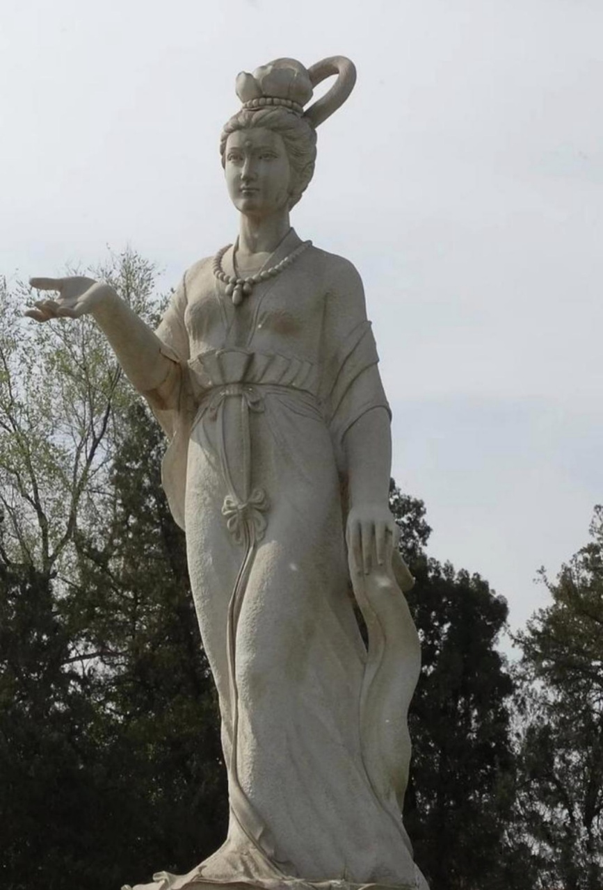 建好的牡丹仙子雕像,正品vs高仿