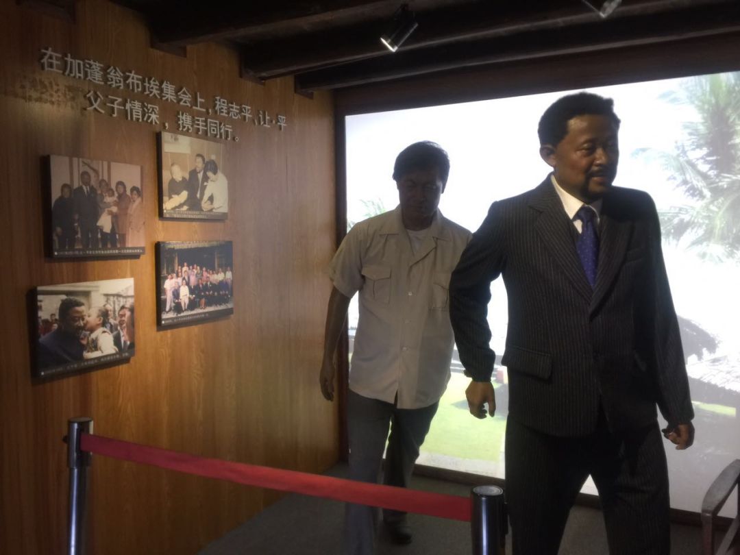 让.平:父亲是浙江人,娶了总统女儿,以加蓬外长身份回乡祭祖