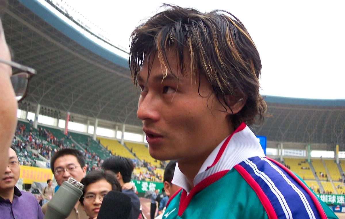 李毅大帝百字微博回应冯潇霆长文,都输越南了是男儿往肚子里咽