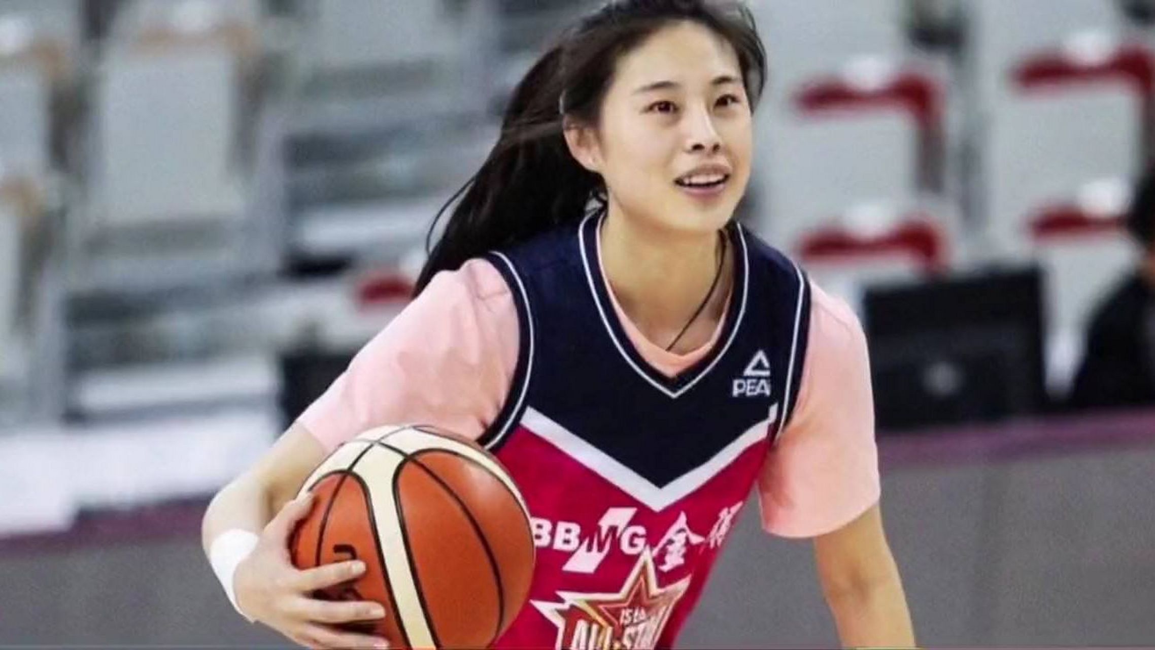 作为女篮亚洲杯夺冠的重要一员,王思雨展现出了她全能后卫的才华.