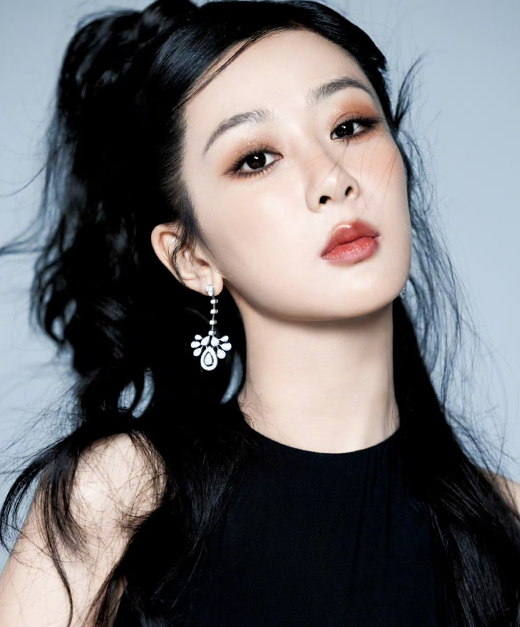 杨紫的新造型霸气,可爱,欲欲的感觉!#杨紫# #娱乐