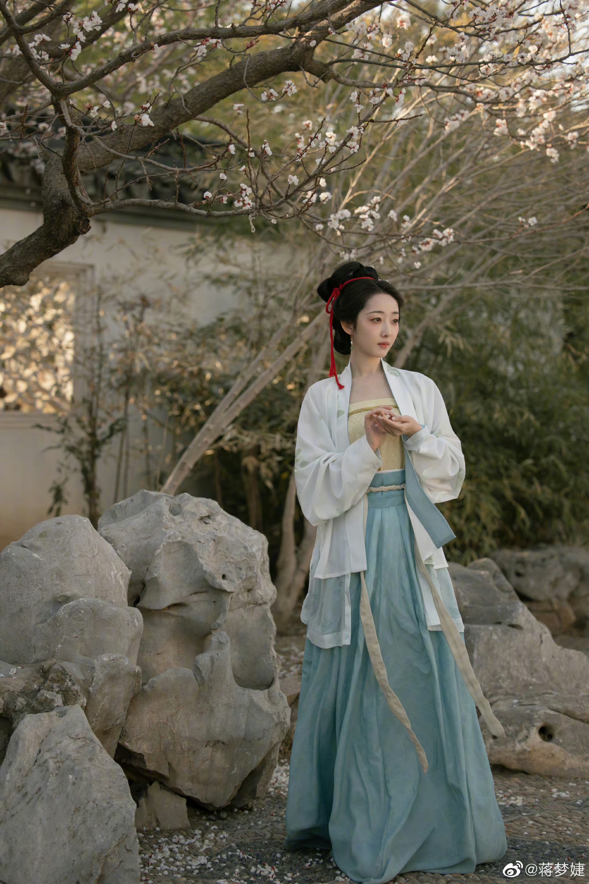 蒋梦婕的古装造型每次都不会让人失望,她真的好适合古装