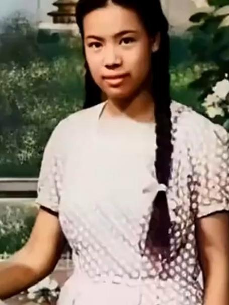 张文秋与小女儿邵华的一张合影