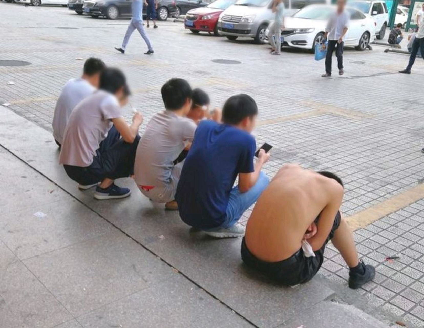 要面子当房奴,当车奴,压力如山大,如果可以再次选择,我宁愿让压力变小