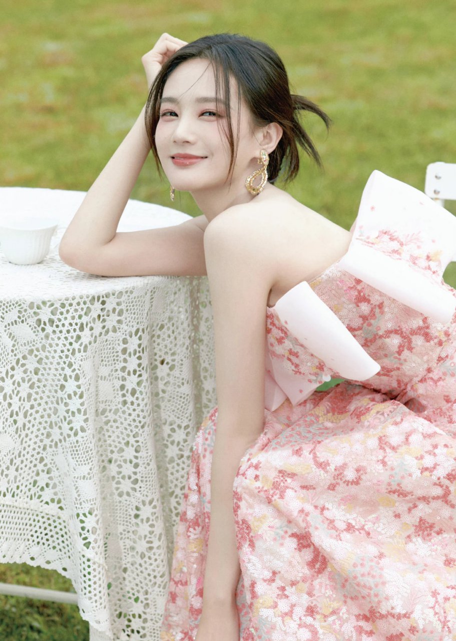 李一桐高清壁纸头像(二十八)[小红花]