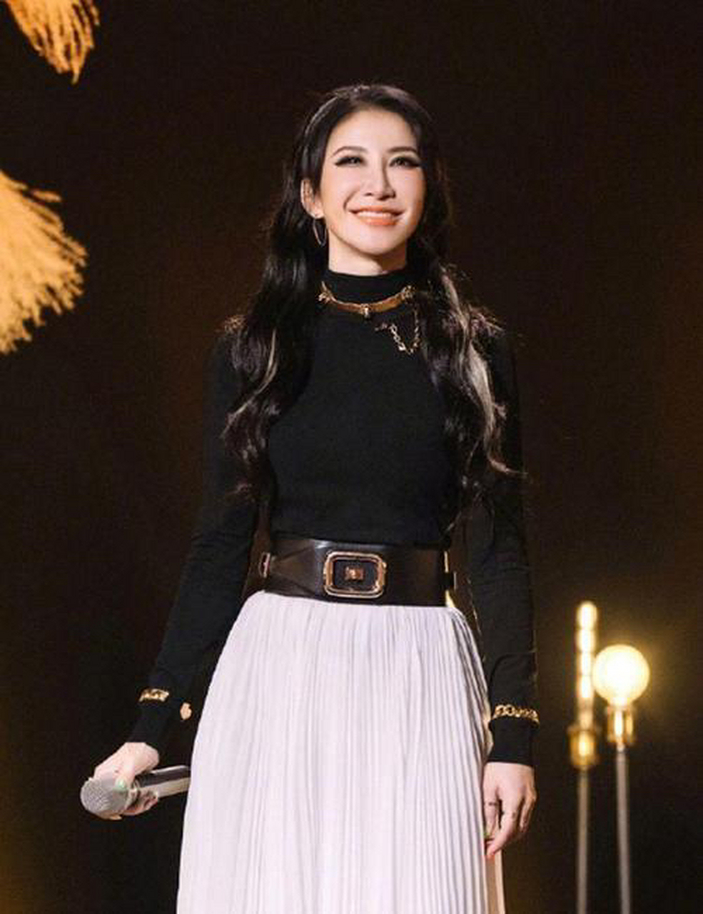 天后coco李玟,不仅拥有外表火辣的性感形象,更是内心真挚善良的明星