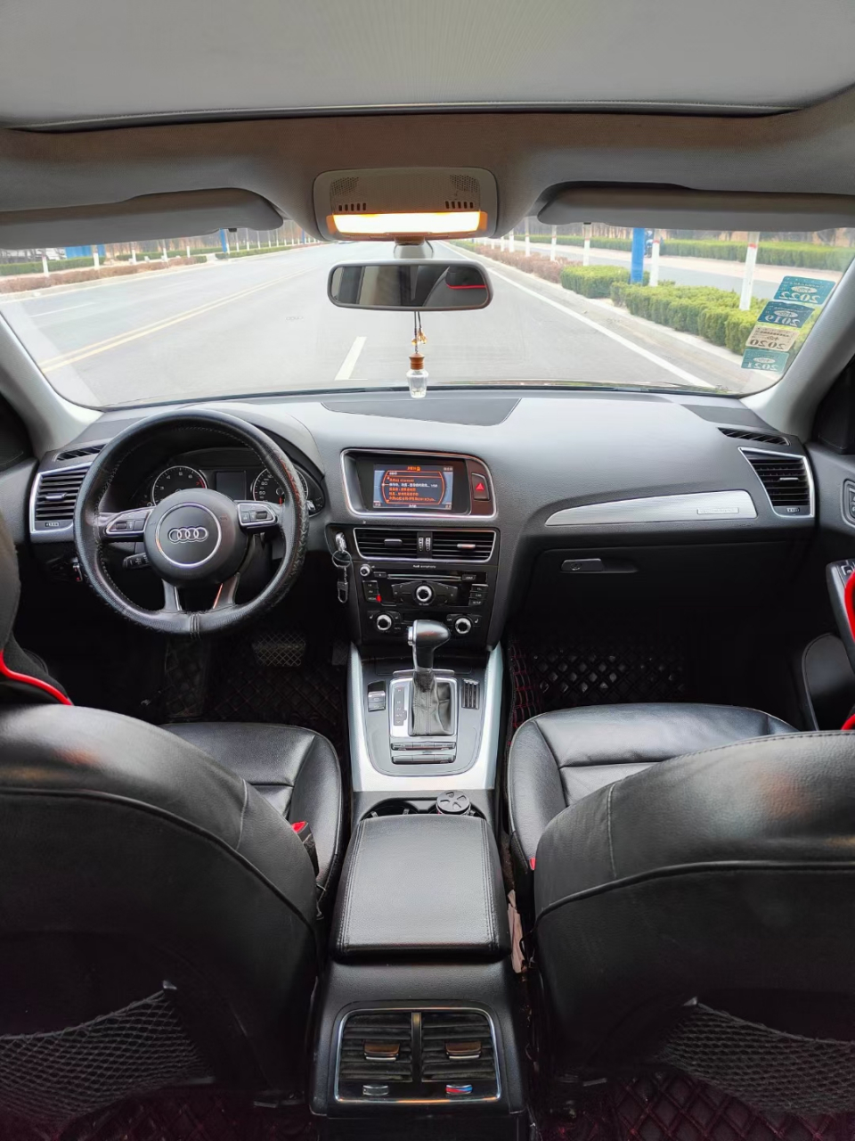 汽车# [福][福]2013款2013年奥迪q5,四驱跨戳技术型,多功能方向盘