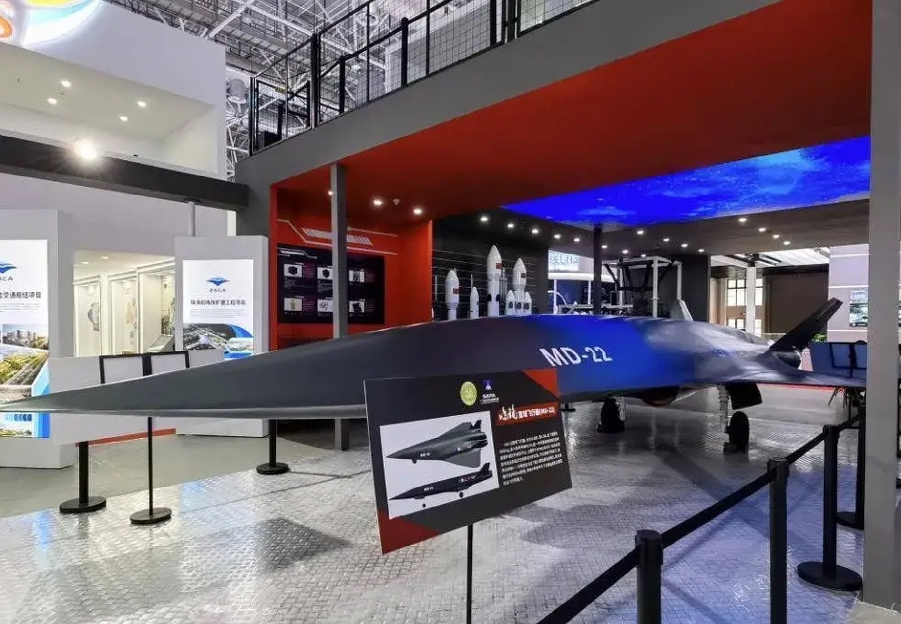 据称航程约8000公里,速度可以达到8马赫.