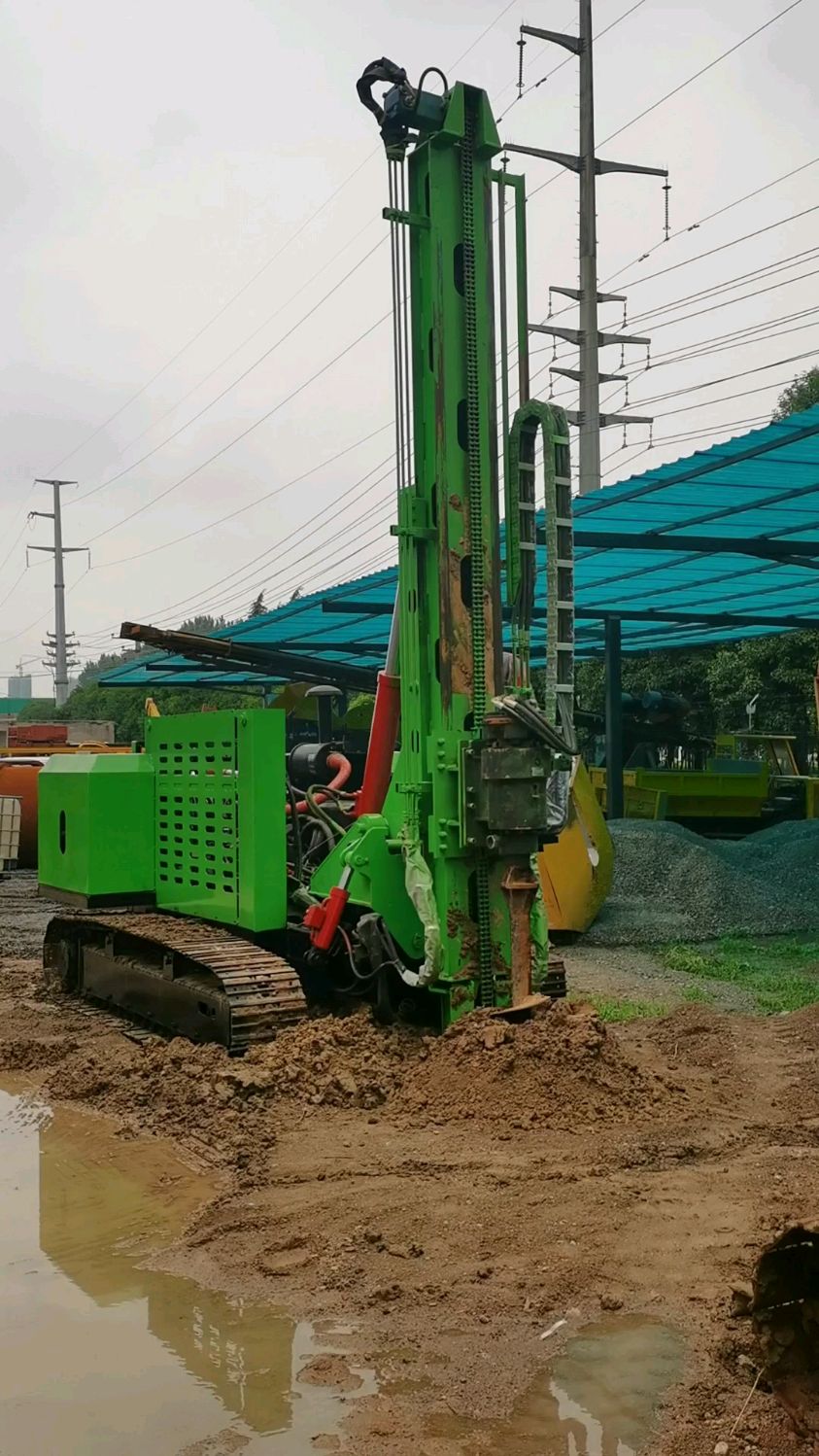 履带光伏打桩机 爬山虎钻机 丘陵光伏钻机-度小视